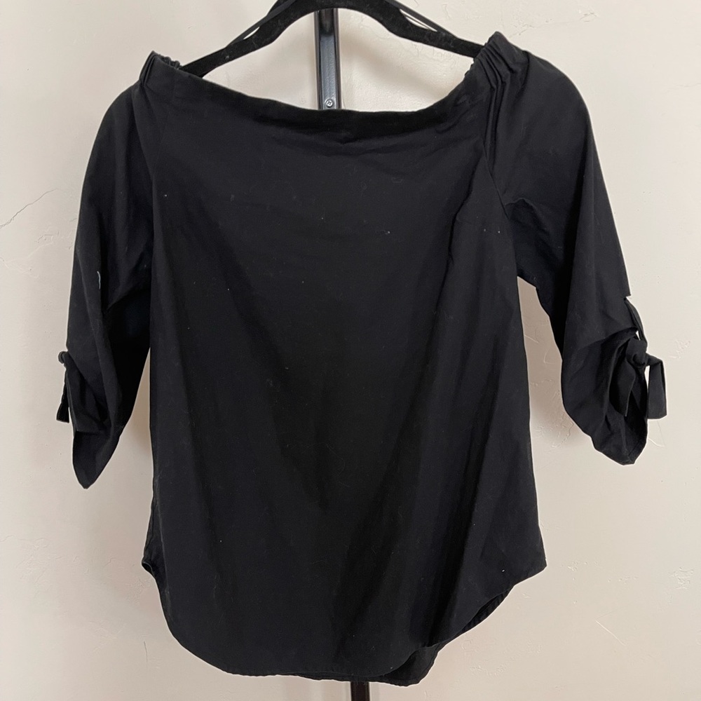 Aritzia Babaton Off Shoulder Blouse